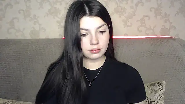 צ'אט XXX בשידור חי של KisaModel