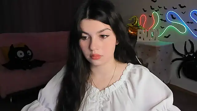 KisaModel Adlı Modelin Canlı XXX Sohbeti