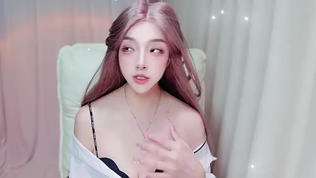 zizi-a's Live XXX Chat
