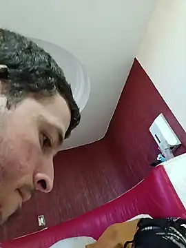 הופעת וובקאם של Cuchurus12166
