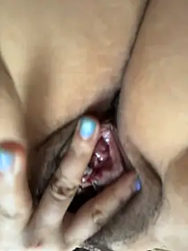 qwe522522's Webcam Show