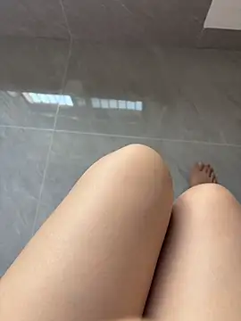 qwe522522's Webcam Show