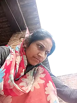 Chayna_singh: διαδικτυακό σόου στην κάμερα