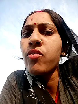 Pokazy przed kamerką – Chayna_singh