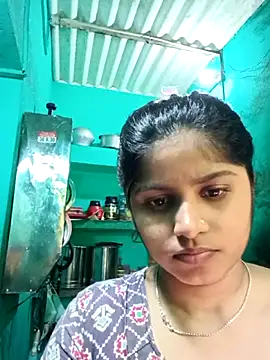 Pertunjukan Kamera Web Cuple_masti72