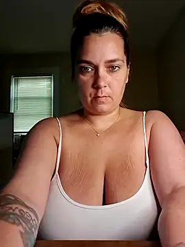 Chat +18 de Aria423 ao vivo