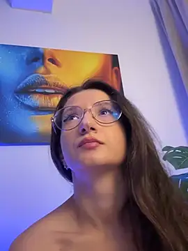 TheaMalekoo Show in webcam