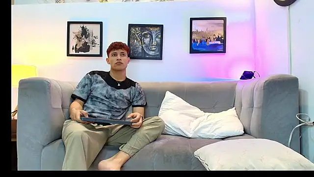 YOUNG_GUYS1 Pertunjukan Webcam
