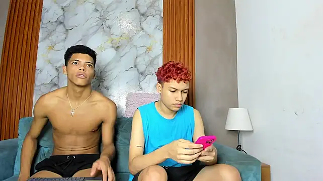 HORNY_PRETTYn Webbikameraesitys