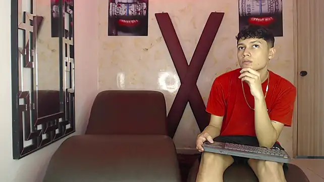 Show modela HORNY_PRETTY na web-kameri