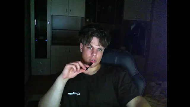 Show modela Kane_Wolf na web-kameri