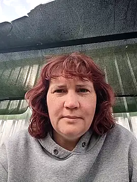 Supermilfo4ka – Kamerová šou