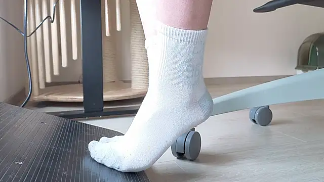 Feetbeth: διαδικτυακό σόου στην κάμερα