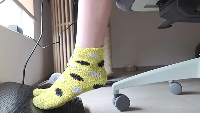 Feetbeth: διαδικτυακό σόου στην κάμερα