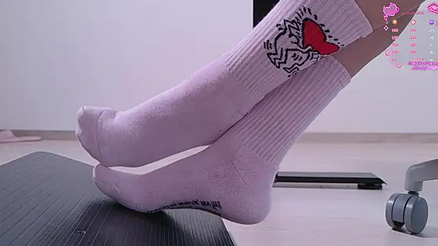 Feetbeth's Live Chat Room
