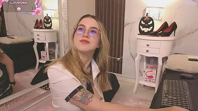 Annyhathatway webcam show