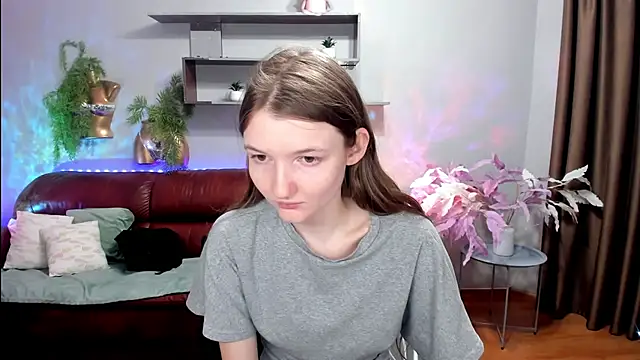 NikaRain Adlı Modelin Canlı XXX Sohbeti