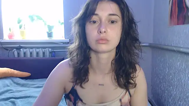 Angelik5371 Adlı Modelin Canlı XXX Sohbeti