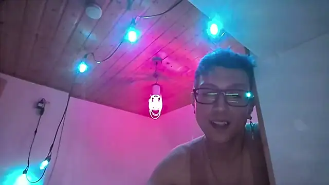 AskAveryAnything webcam show