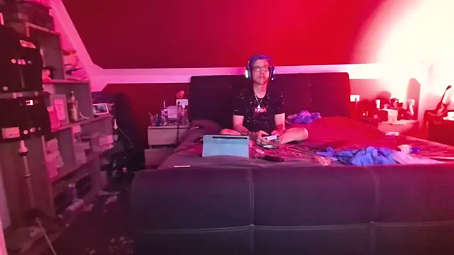 AskAveryAnything's Webcam Show