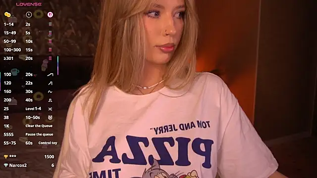 แชท XXX สดของ MollyyMayy