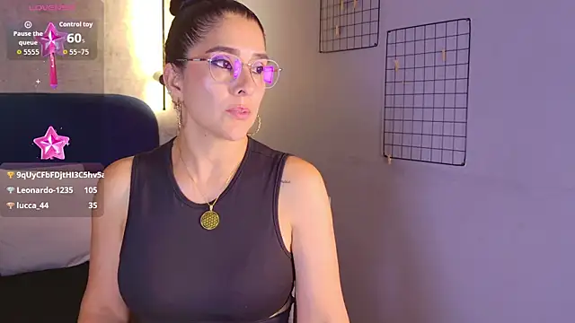 Sunny_River's Live XXX Chat