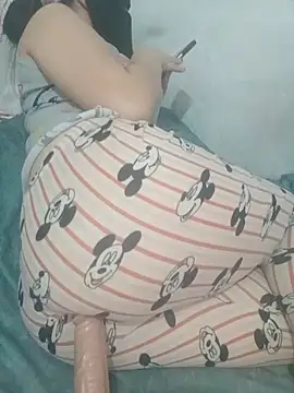 Pokazy przed kamerką – Rahaf_sx