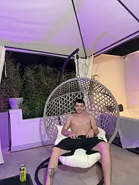 Claireuwu1's Webcam Show