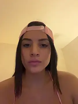 Lena-Williamss Adlı Modelin Canlı XXX Sohbeti