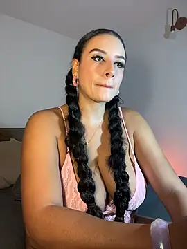 Lena-Williamss Adlı Modelin Canlı XXX Sohbeti
