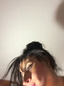 Lena-Williamss Adlı Modelin Canlı XXX Sohbeti
