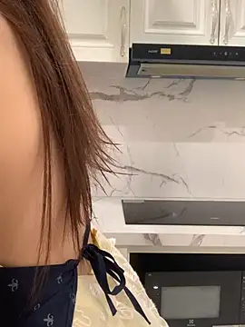 -Bibi-18 在線直播表演