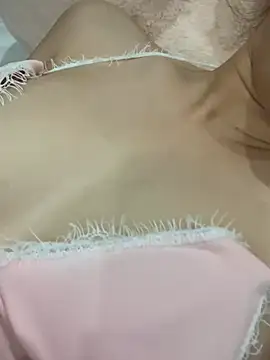 -Bibi-18 Show in webcam