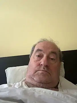 Show modela csikar na web-kameri