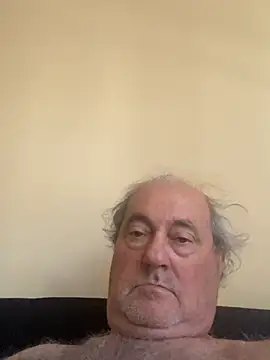 Show modela csikar na web-kameri