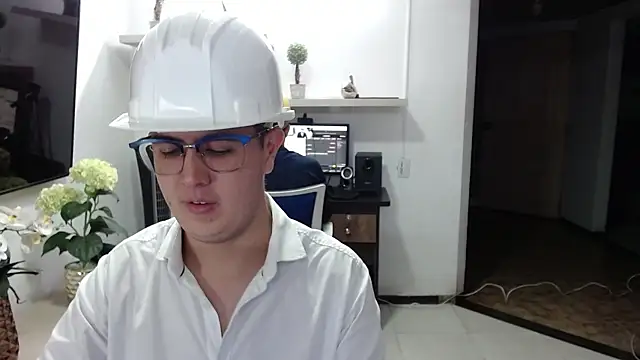 dylan_santiago_'s Webcam Show