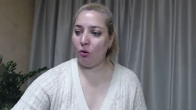 โชว์เว็บแคมของ sweetpussy13