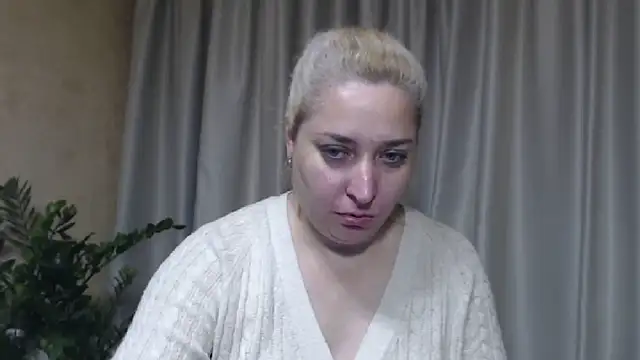 sweetpussy13 Adlı Modelin Web Kamerası Şovu