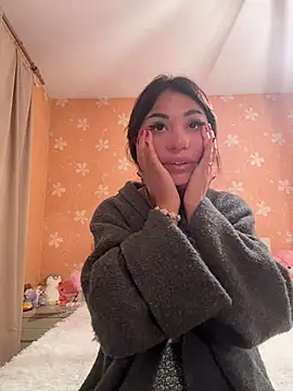 SilkyMira Live XXX-Chat