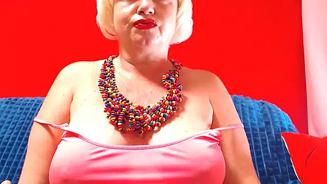 Вебкам-шоу NaughtyMILF4UX