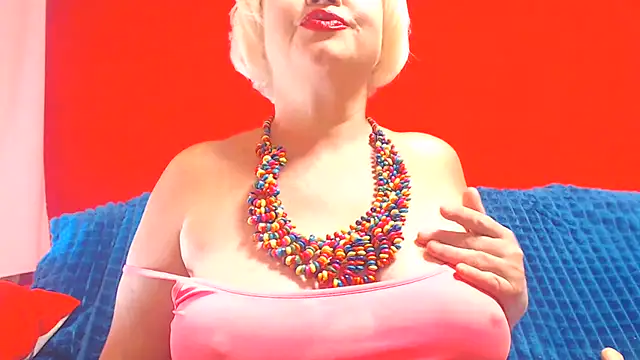Show modela NaughtyMILF4UX na web-kameri