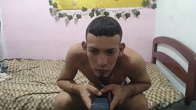 Živá chatovací místnost twobigscock23