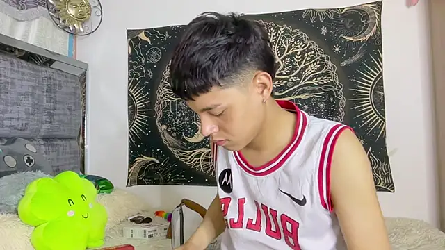 Andy_Belier23 Pertunjukan Webcam