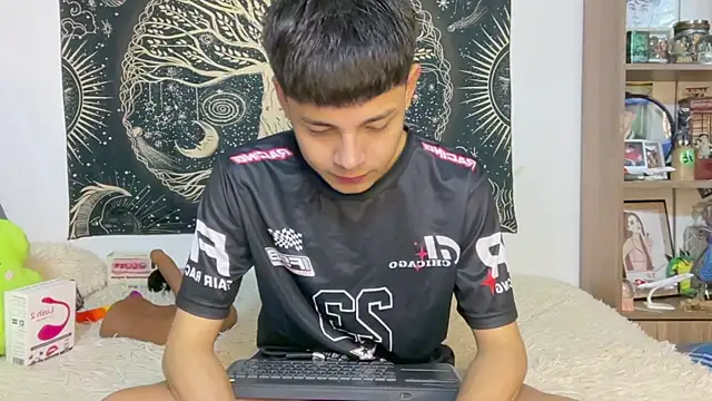 Andy_Belier23 Pertunjukan Webcam