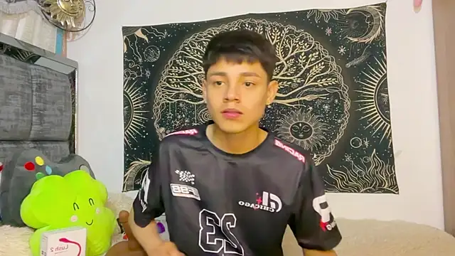 Andy_Belier23 Adlı Modelin Web Kamerası Şovu