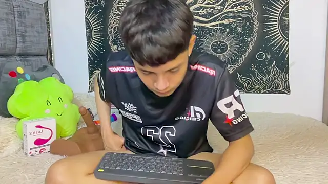 Andy_Belier23 Pertunjukan Webcam