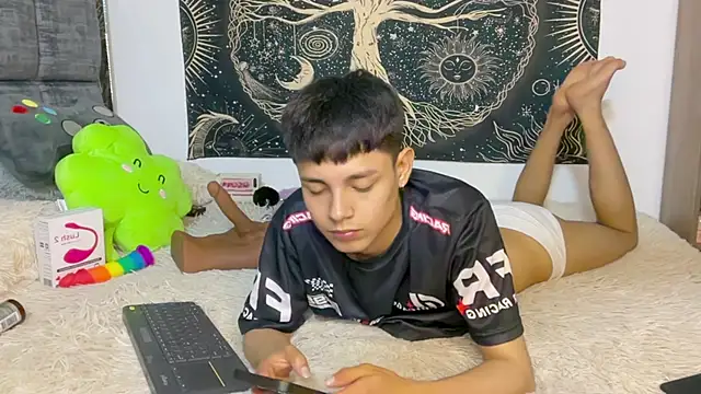 Andy_Belier23のウェブカメラショー