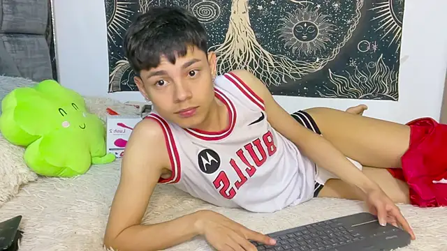Andy_Belier23 在線直播表演