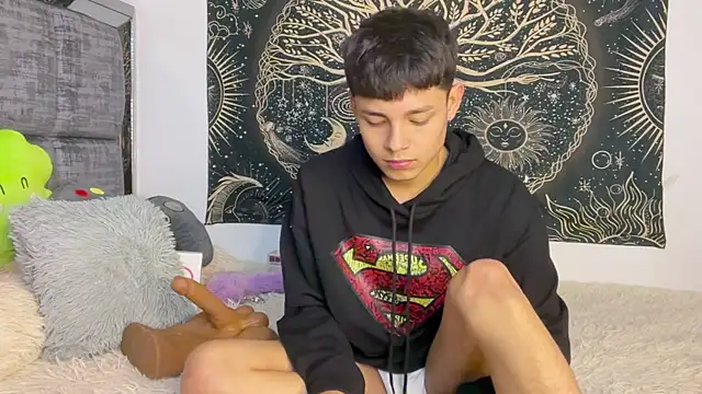 Chat +18 de Andy_Belier23 ao vivo