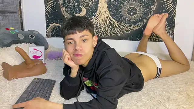 Andy_Belier23 Adlı Modelin Web Kamerası Şovu